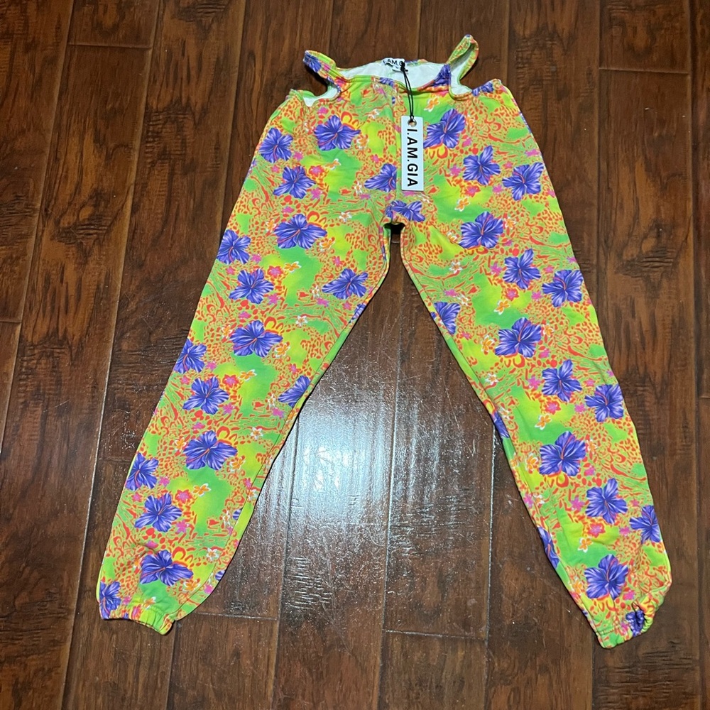 Cute side cutout iamgia never worn and sold out joggers